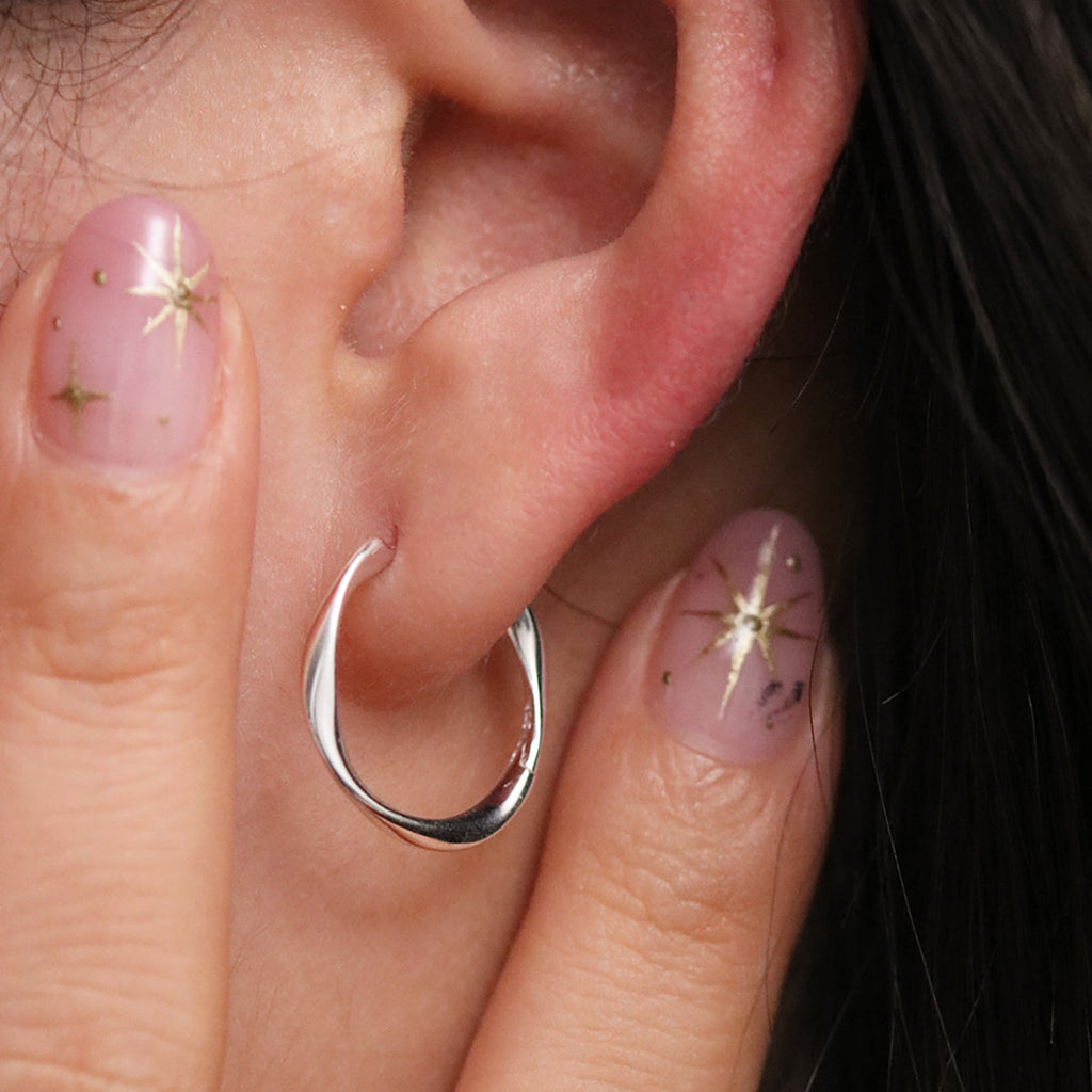 Twisted one-touch earrings-4